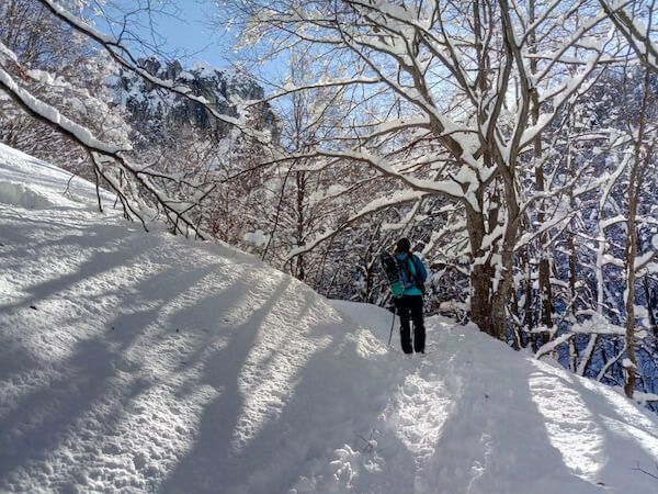 team-buidling-con-le-ciaspole-sulla-neve-Bellagio